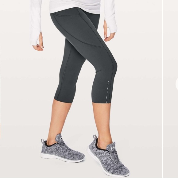 Lululemon Fast & Free Crop II *Nulux 19" - Picture 1 of 4